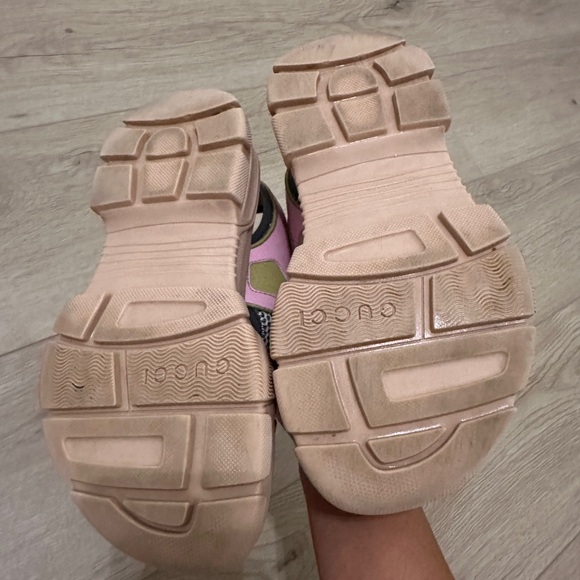 Gucci Aguru Flashtreck sandals - Picture 6 of 11